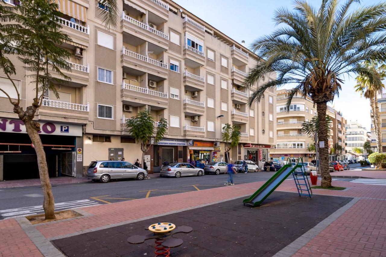 Apartamento Caballero De Rodas Torrevieja Exterior photo