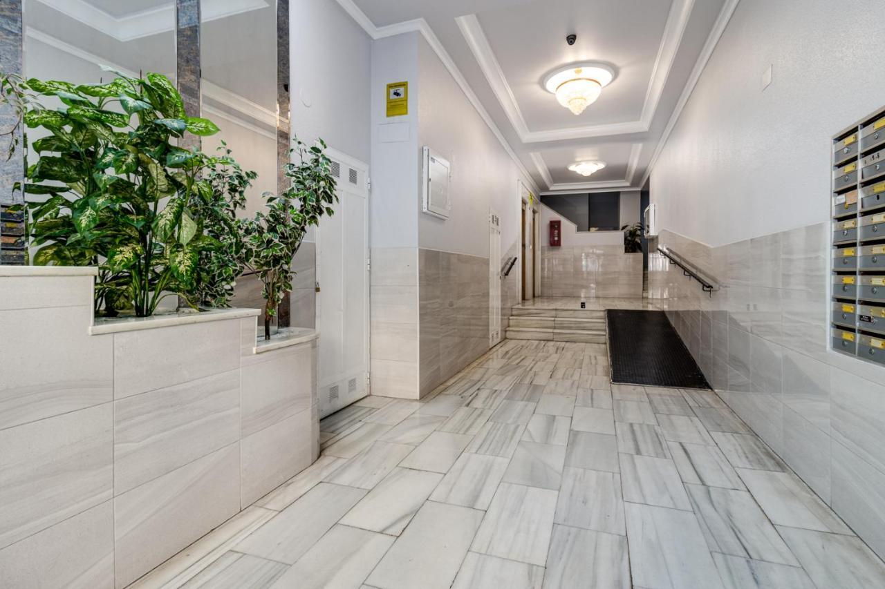 Apartamento Caballero De Rodas Torrevieja Exterior photo