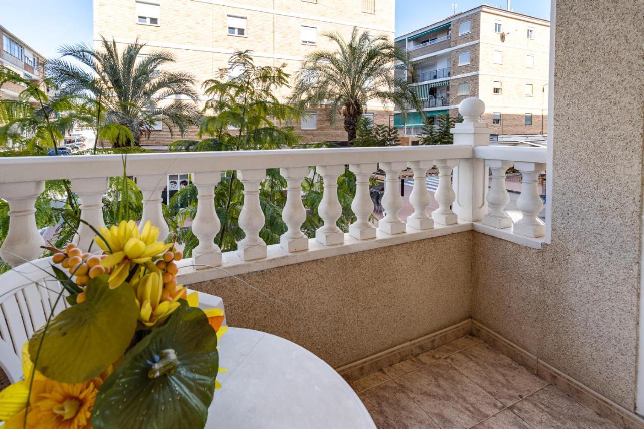Apartamento Caballero De Rodas Torrevieja Exterior photo